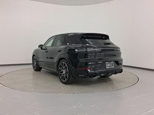 2025 Porsche Cayenne GTS