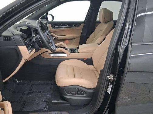 2025 Porsche Cayenne GTS