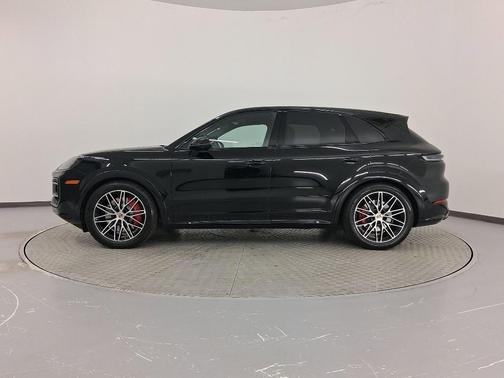 2025 Porsche Cayenne GTS