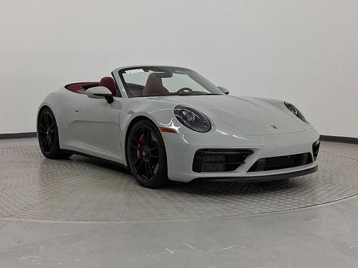 2022 Porsche 911 Carrera 4 GTS