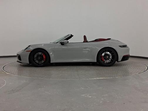 2022 Porsche 911 Carrera 4 GTS