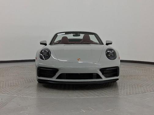 2022 Porsche 911 Carrera 4 GTS