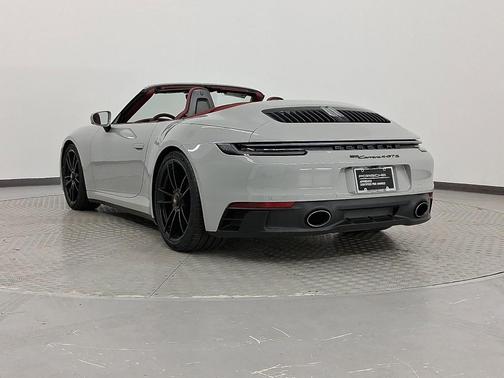 2022 Porsche 911 Carrera 4 GTS
