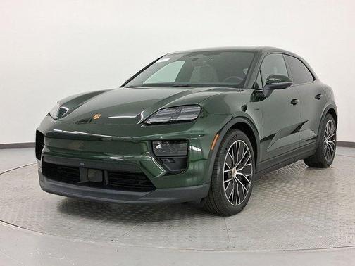 2026 Porsche Macan Base