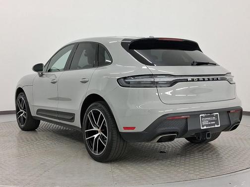 2022 Porsche Macan Base