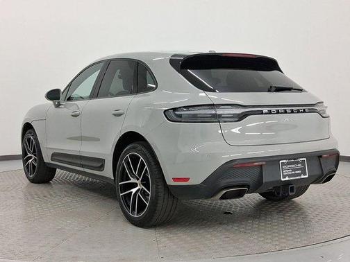 2022 Porsche Macan Base