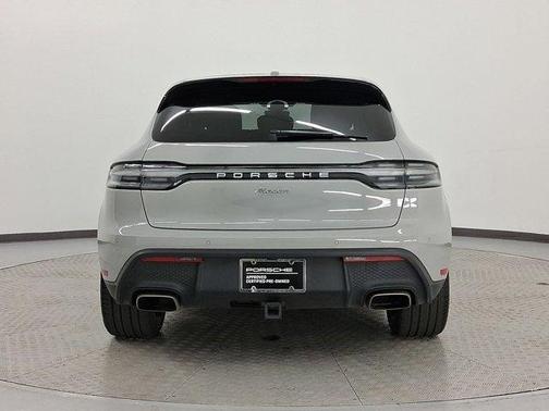 2022 Porsche Macan Base