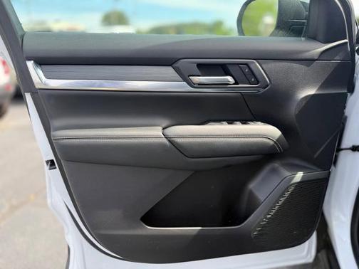 Summit White 2025 GMC Terrain ELEVATION