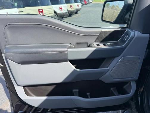AGATE BLACK METALLIC 2022 Ford F-150