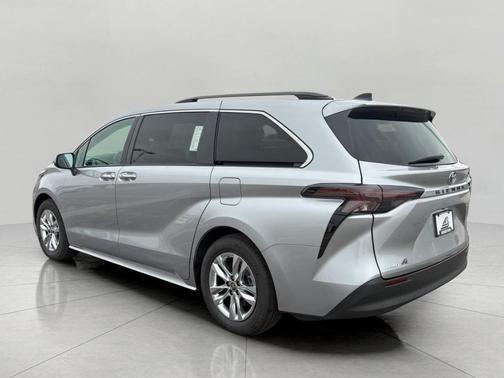 2024 Toyota Sienna XLE 7 Passenger