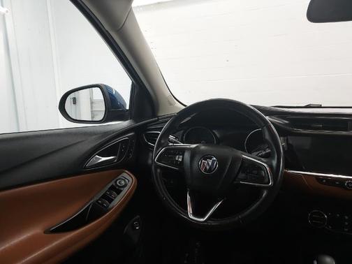 Photo 4 of 22 of 2021 Buick Encore GX Essence