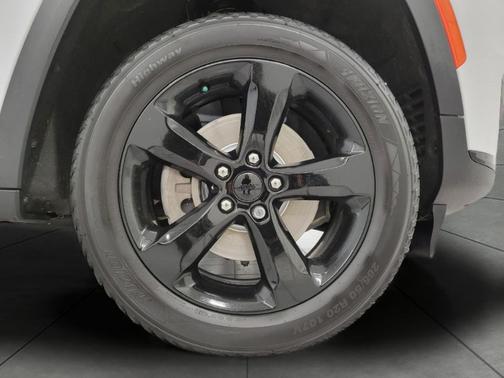 Bright White Clearcoat 2021 Jeep Grand Cherokee L Altitude