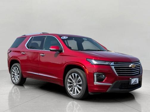 Radiant Red Tintcoat 2023 Chevrolet Traverse Premier