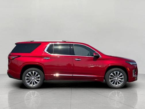 Radiant Red Tintcoat 2023 Chevrolet Traverse Premier