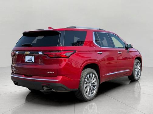 Radiant Red Tintcoat 2023 Chevrolet Traverse Premier