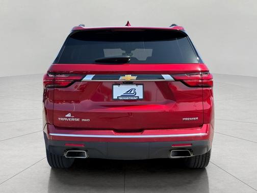 Radiant Red Tintcoat 2023 Chevrolet Traverse Premier