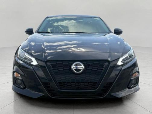 Super Black 2022 Nissan Altima SR Intelligent AWD