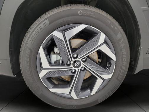 Black Pearl 2024 Hyundai TUCSON Hybrid Limited