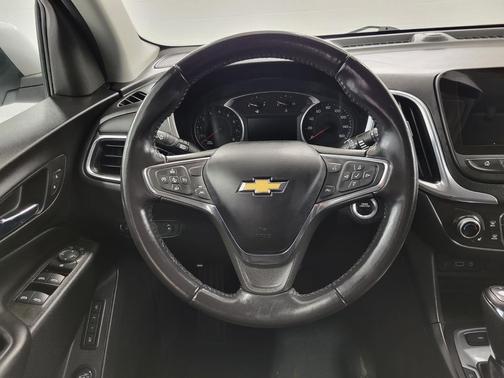 Silver Ice Metallic 2021 Chevrolet Equinox 1LT