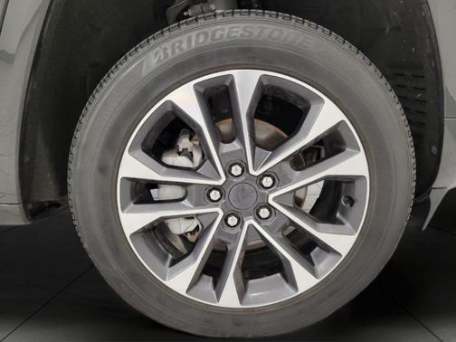 Rocky Mountain Pearlcoat 2024 Jeep Grand Cherokee Overland