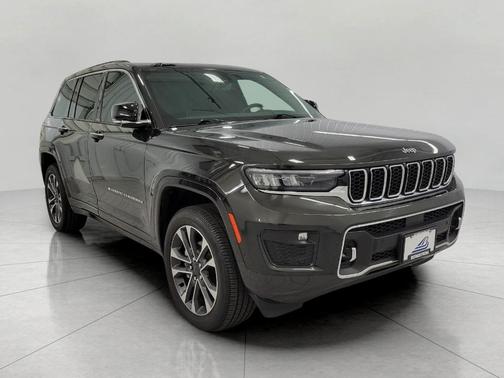 Rocky Mountain Pearlcoat 2024 Jeep Grand Cherokee Overland