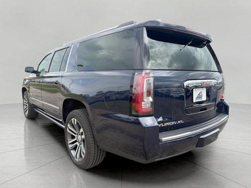 Dark Sapphire Blue Metallic 2019 GMC Yukon XL Denali
