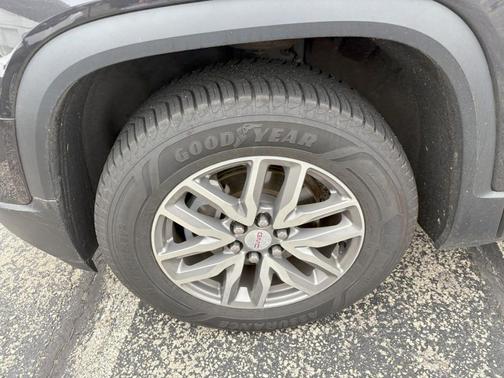 2017 GMC Acadia SLE-2