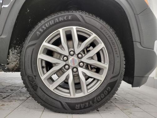 2017 GMC Acadia SLE-2