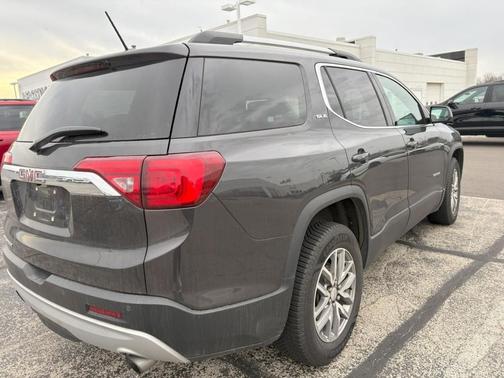 2017 GMC Acadia SLE-2
