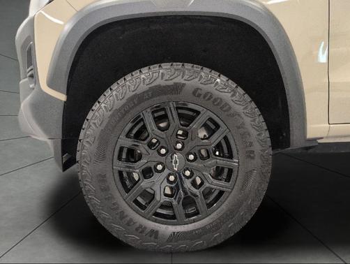 Sand Dune Metallic 2023 Chevrolet Colorado Trail Boss