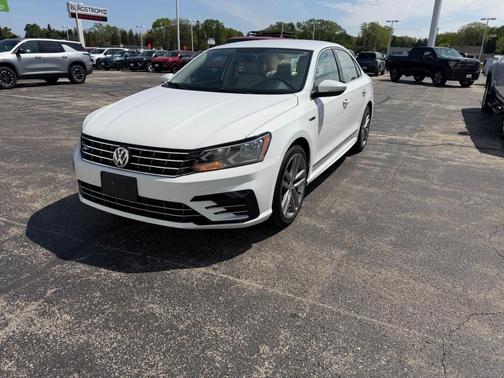 2017 Volkswagen Passat 1.8T R-Line w/Comfort
