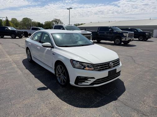 2017 Volkswagen Passat 1.8T R-Line w/Comfort