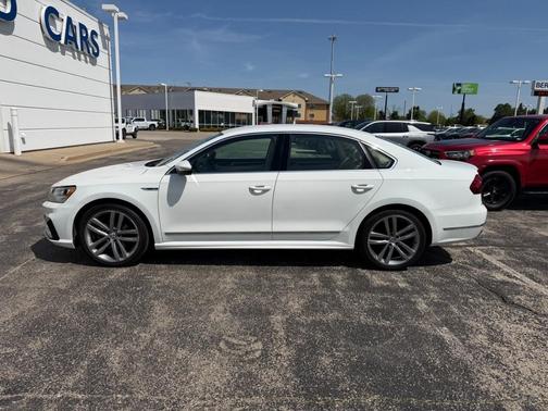 2017 Volkswagen Passat 1.8T R-Line w/Comfort