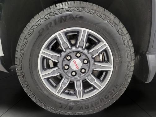 Summit White 2024 GMC Sierra 1500 AT4