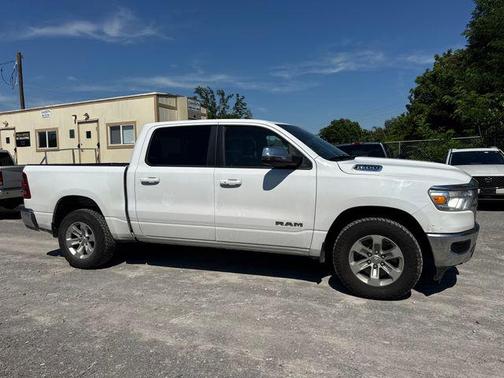 Bright White Clearcoat 2024 RAM 1500 Laramie