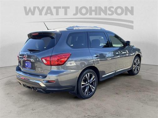 2017 Nissan Pathfinder Platinum
