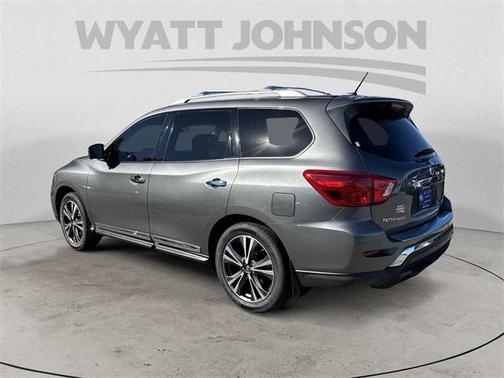 2017 Nissan Pathfinder Platinum