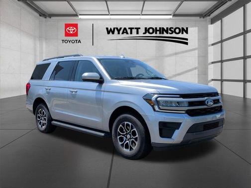 ICONIC SILVER METALLIC 2024 Ford Expedition XLT