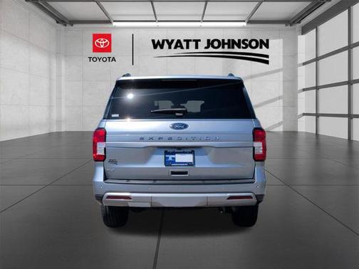 ICONIC SILVER METALLIC 2024 Ford Expedition XLT