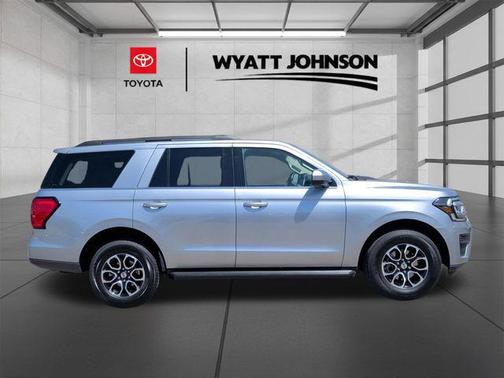 ICONIC SILVER METALLIC 2024 Ford Expedition XLT