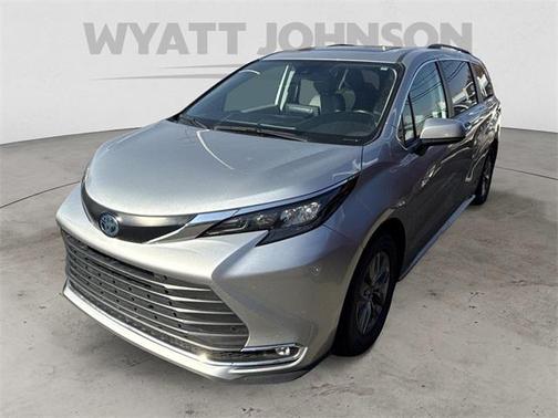 2024 Toyota Sienna XLE