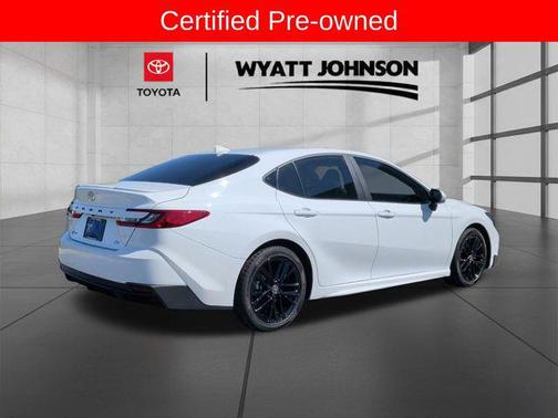Ice Cap 2025 Toyota Camry SE