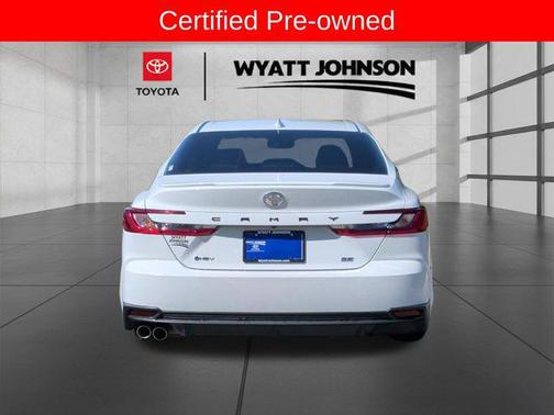 Ice Cap 2025 Toyota Camry SE