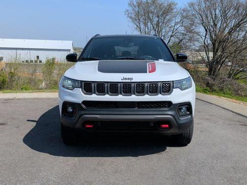 Bright White Clearcoat 2023 Jeep Compass Trailhawk