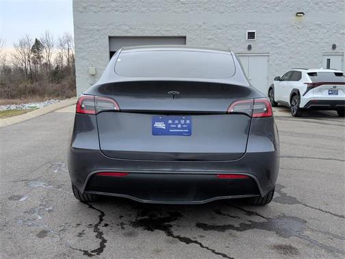 2021 Tesla Model Y Standard Range Rear-Wheel Drive