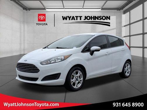 OXFORD WHITE 2015 Ford Fiesta SE