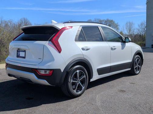 2023 Kia Niro EX