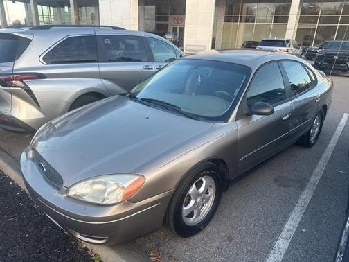 2004 Ford Taurus SES