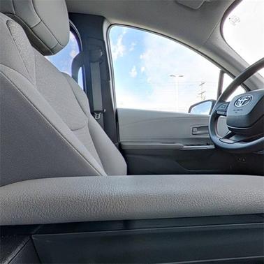 2025 Toyota Sienna LE