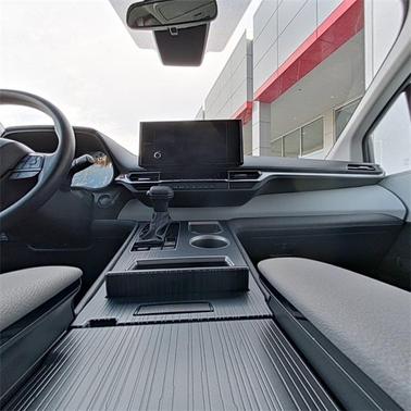 2025 Toyota Sienna LE